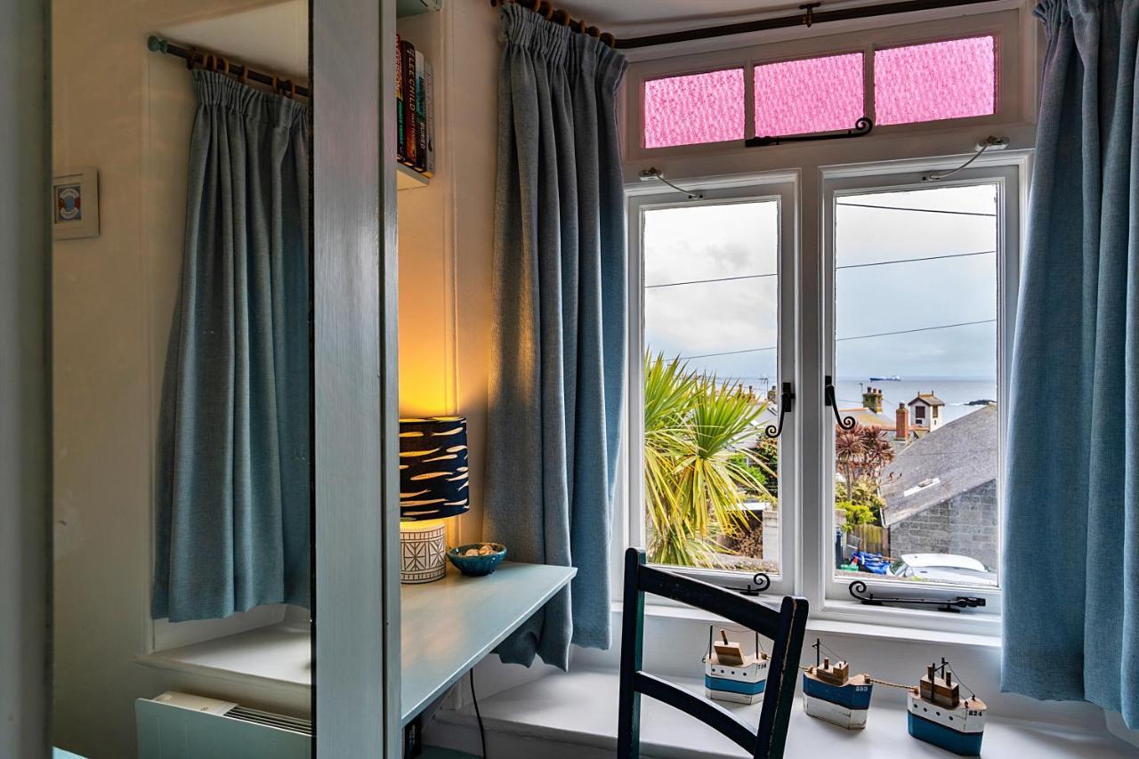 Finest Retreats - Cosy Mousehole Cottage With Sea Views Екстериор снимка